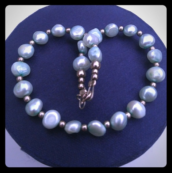 Valtallica's Vintage Jewelry - VINTAGE Sterling Silver BeaUtiful Blue Freshwater Pearl Bracelet *SaLe PrIce*
